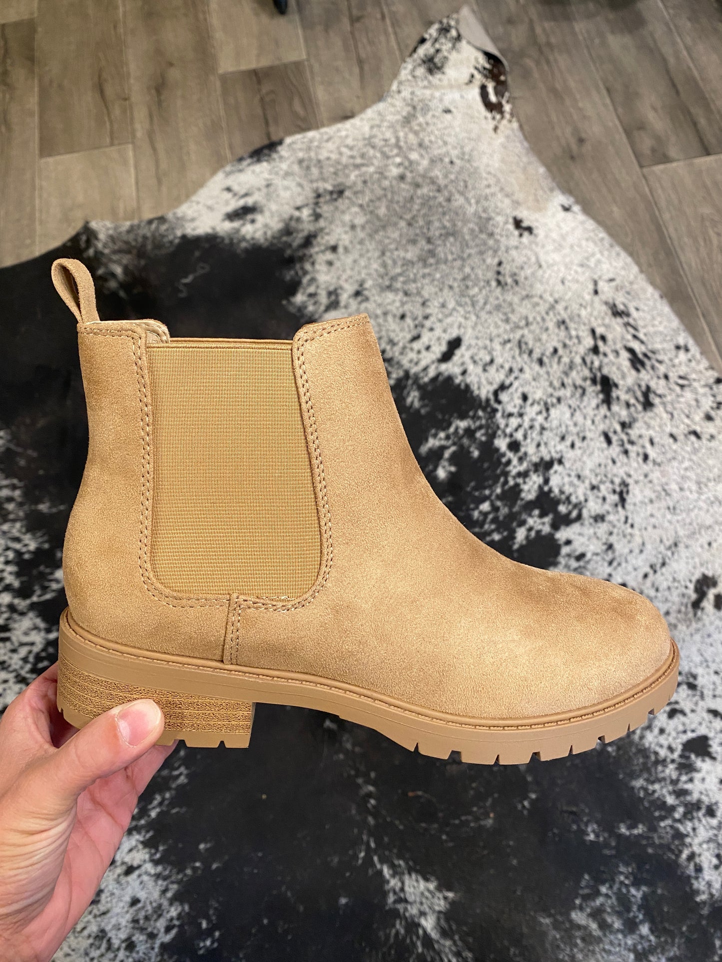 Chelsea Boot- light camel