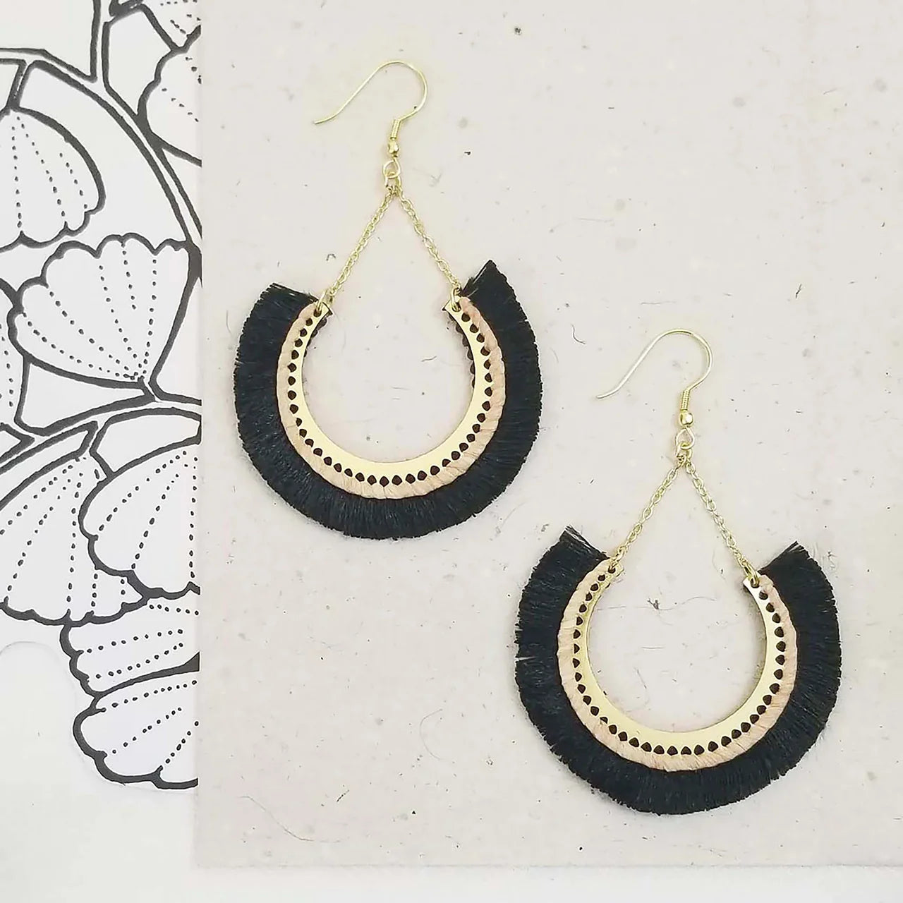 BB - contoured Fringe Earrings (black)
