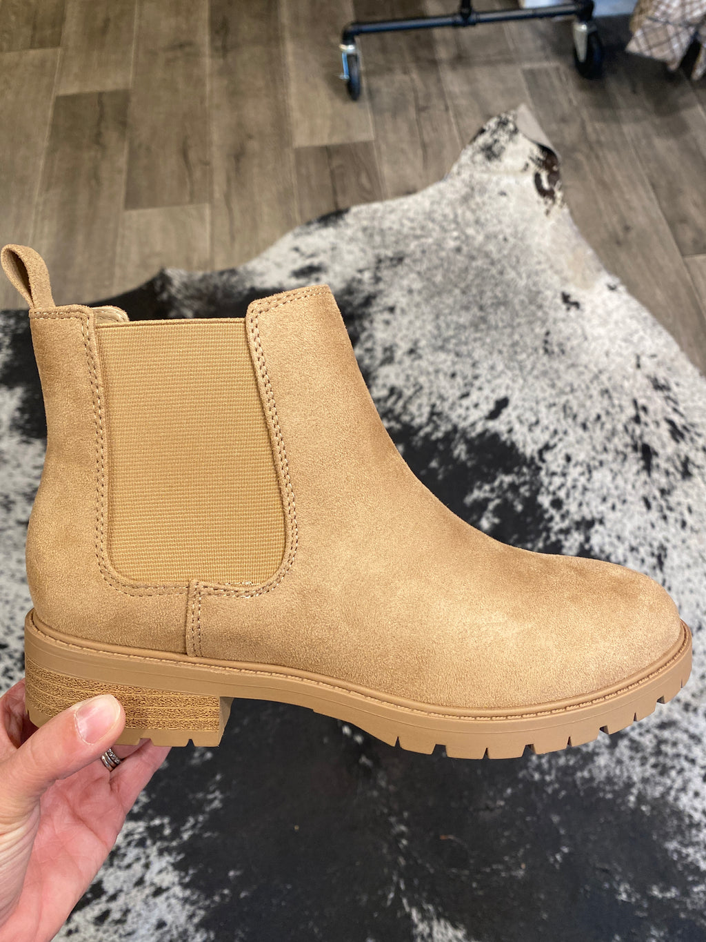 Chelsea Boot- light camel