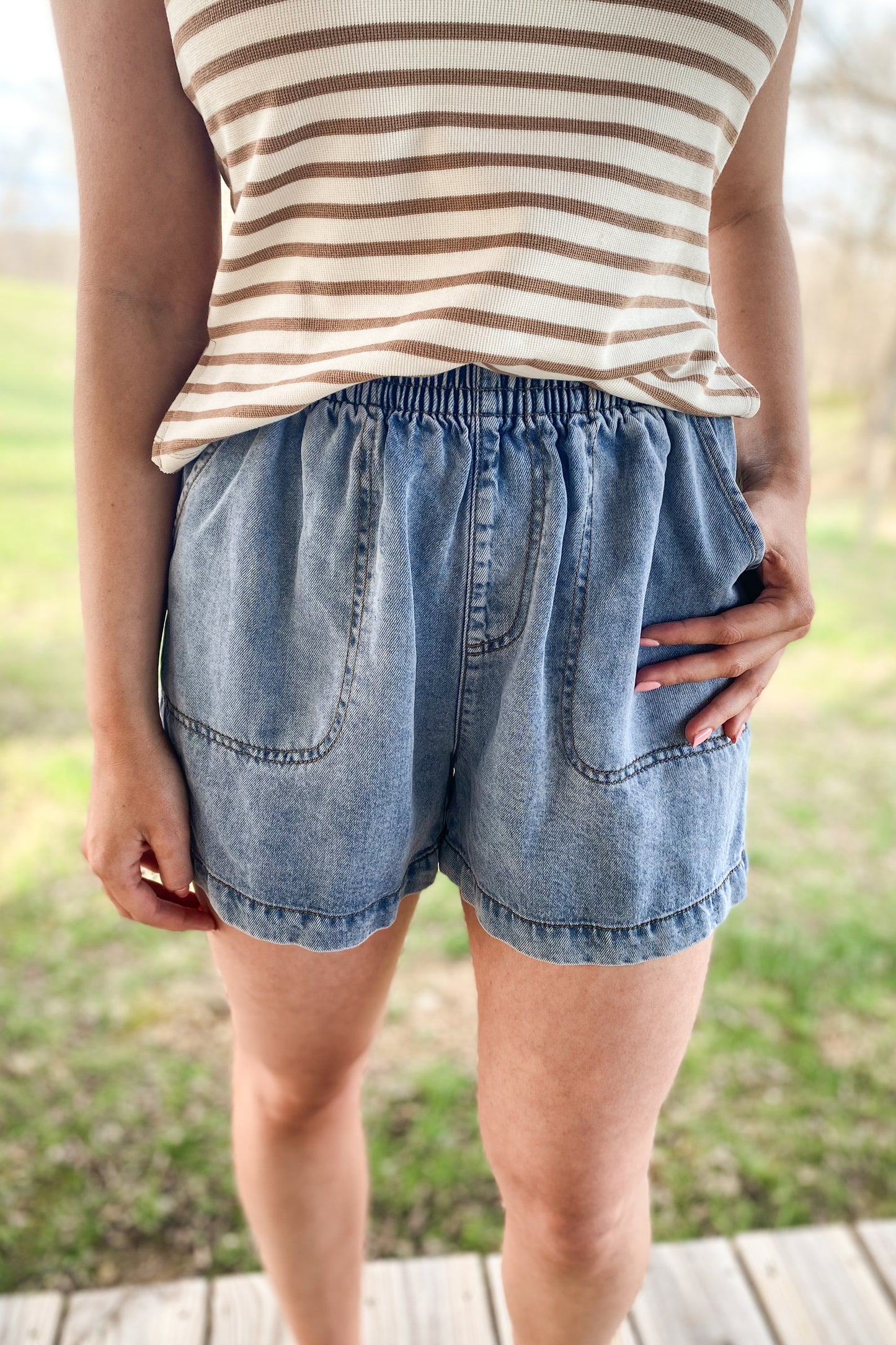 Elastic Chambray Shorts